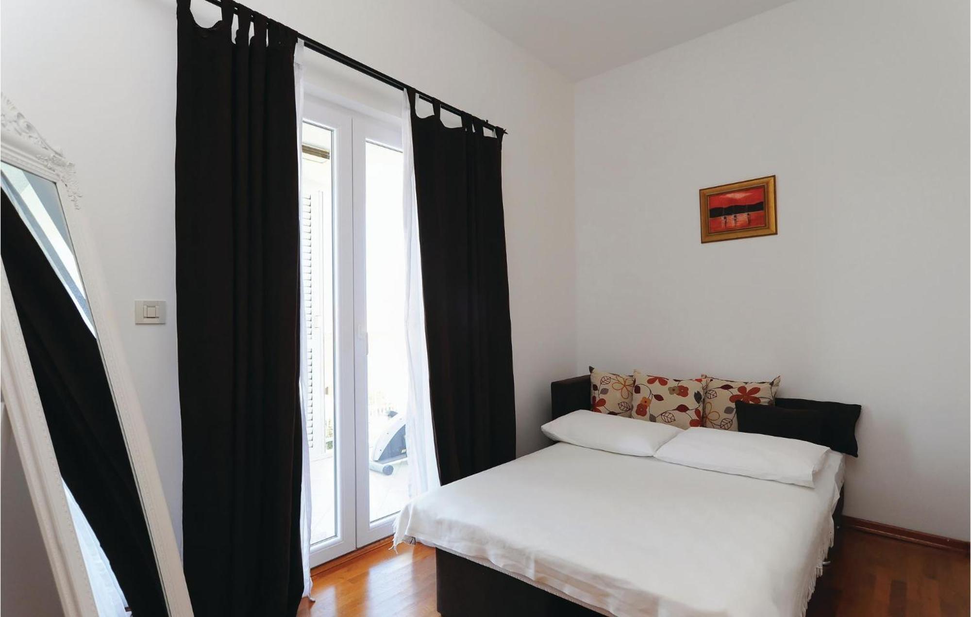 5 Bedroom Amazing Home In Debeljak Ngoại thất bức ảnh